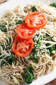 Isn't that what we are looking for when planning our next dinner? Angel Hair Pasta With Garlic And Spinach