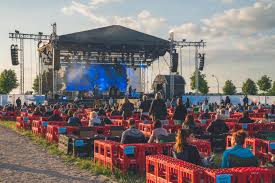 Schönefeld popsängerin nena forderte ihr publikum auf, die hygieneregeln zu missachten. Alle Infos Zu Den Unter Freiem Himmel Open Airs 2021 In Berlin Festivalsunited Com