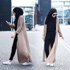 Menyediakan berbagai model dan desain gaun pesta dengan gaya muslimah yang anggun dan syar'i. Modest Street Hijab Fashion Model Pakaian Hijab Gaya Model Pakaian Gaya Hijab