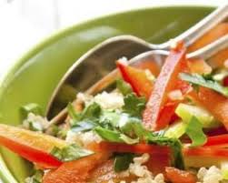 Recette De Salade De Quinoa Aux 2 Poivrons Et Tomates Sechees Recette Salade De Quinoa Recette Salade Recettes De Cuisine