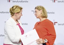 Im verband wahren wir die gemeinsamen interessen und fördern den austausch unter unseren mitgliedern. Bankenverband Vob Zum Audit Berufundfamilie Zertifiziert Bundesverband Offentlicher Banken Deutschlands