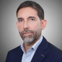 20+ perfiles de «Xavier Araujo»