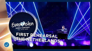 De bon augure pour le représentant de la france à l'eurovision, actuellement en studio pour enregistrer son premier album. The Netherlands Duncan Laurence Arcade First Rehearsal Eurovision 2019 Youtube
