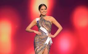Mexicana universal is a national beauty pageant in mexico held annually since 2018, replacing the former pageant, nuestra belleza méxico, held since 1994. Andrea Meza Avanza Entre Primeras 21 Semifinalistas De Miss Universo