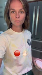 Save and try! Overnight oats make for a great pre or post workout meal. Or  I will pair with some eggs for a more balanced meal. Macros here are about  15p 21c 6f. Toppings not included #NutritionTips ...