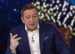 A lap szerint a kétezres években egyértelművé vált, hogy a fidesznek és a nemzeti erőknek semmi esélyük nincs, ha nem szereznek nagyobb szeletet abból a tortából, amit magyar. Belfold Pesti Bulvar