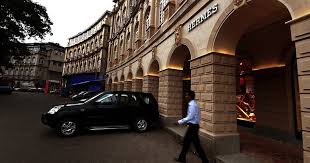 Luxury Customers Shop ...