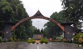 Check spelling or type a new query. Sekolah Vokasi Uns Kampus Madiun Siap Terima Mahasiswa Baru Republika Online