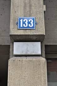 detail der lampen im beton wohn und geschaftshaus weststrasse 133 gebaut von unbekannt 0 weststrasse 133 8003 zurich schweiz b wohnen haus zurich schweiz