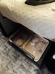 カプセル ホテル 荷物 連 泊