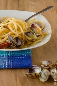 Ingredienti 350 g di spaghetti; Spaghetti Con Le Vongole Brodo Di Coccole