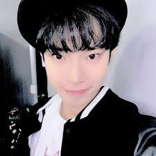 Jisang Choi's Instagram, Twitter & Facebook