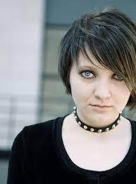 Featuring the jet black hair that made these hairstyles popular in the first place, this is a remarkable emo hairstyle for girls. 31 Captivating Emo Hairstyles For Girls 2021 Guide Child Insider