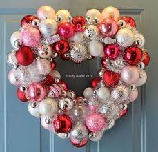 28 Lovely Handmade Valentine S Wreath Designs Valentine Day Wreaths Valentine S Day Diy Valentines Diy