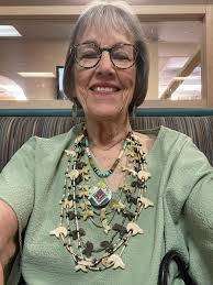 Good day! Can you please tell me who is the author of the pendant?