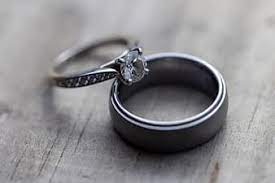 Source new york city professional dj nicole batchelor, who has spun for celebrity clients such as steven spielberg, alec baldwin, and president clinton, helped us compile this list. Wedding Rings Jewelry Wood Woodgrain Close Up Country Wedding Diamond Silver Platinum Shiny Pikist