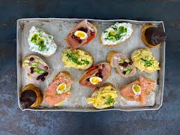 These finger foods are going to be a big hit! Oster Brunch Finger Food Baguettes Die Man Auch Sehr Gerne Im Bett Geniessen Kann Kuchenjunge