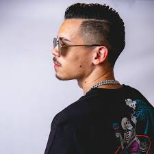 Listen to ME LEVOU PRA TRETA