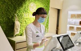 Morbihan Yves Rocher S Appuie Sur Les Neurosciences Pour Former Ses Salaries Aux Gestes Rennes Maville Com