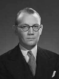 Toby Low (1er baron Aldington) — Wikipédia