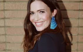 Flor do Caribe: Quirino pede Nicole em namoro