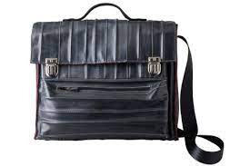 Krejci Sacs Et Accessoires Maison Fabriques A Partir De Chambres A Air Recyclees Ukol Sac En Bandouliere Esprit Cartable Pour Votre O Cykel Daek Slanger