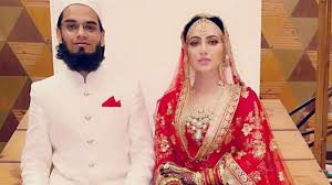 At the age of 19, she started a business of selling bamboo tote bags; Married Each Other For Sake Of Allah Sana Khan Shares First Wedding Photo With Husband Mufti Anas