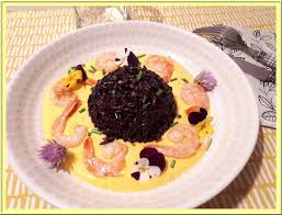 Riz Noir Aux Crevettes Sauce Au Safran Et Curcuma Oh La Gourmande Riz Noir Recette A Base De Riz Recette Riz Noir