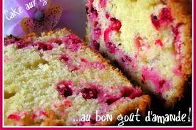 Recette De Cake Aux Groseilles Au Bon Gout D Amande Recette Recette Cake Gateau Aux Groseilles Cake Moelleux