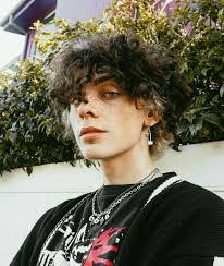 Savannah Knott's Instagram, Twitter & Facebook