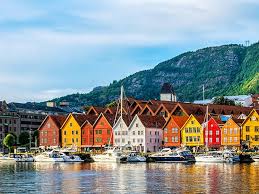 卑爾根（挪威語： bergen 聆听 帮助 · 信息 ）是挪威第二大城市。 根據政府的統計，直至2019年12月31日，卑爾根市區的人口有283,929人 ，如果連同郊區和周邊區域的話，則有420,000人 。 整個城市共分為八個區域： 雅納 （ 英语 ： arna, norway ） （ arna ）、 卑爾根胡斯 （ 英语 ： bergenhus ） （ bergenhus. Stadtereisen Nach Bergen Buche Flug Hotel Mit Opodo