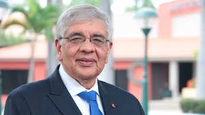 Joaquín Hernández, nuevo rector de Universidad Ecotec, recibe candidatura  al Premio Nacional Eugenio Espejo