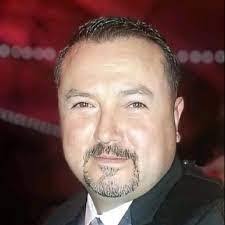 Dennis Lougee's Instagram, Twitter & Facebook