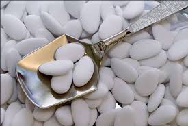 Risultati immagini per Confetto