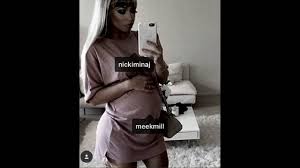 Nicki minaj is officially a mom, bts performs 'black swan' & more news | billboard news. Nickiminaj Is Pregnant With Meekmill S Baby Rapper Confirmed Pregnancy On Instagram Youtube