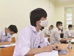 Một kính hiển vi gồm vật kính có tiêu cự 1 f 0,5cm và thị kính có tiêu cự 2 f 2cm, khoảng cách giữa vật kính và thị kính là 12,5cm. Bwg7bojaevfpxm
