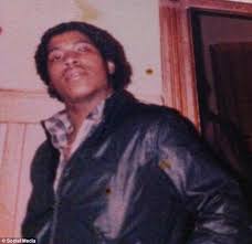 Jump to navigation jump to search. Father Of Seattle Seahawks Star Marshawn Lynch Behind Bars Daily Mail Online