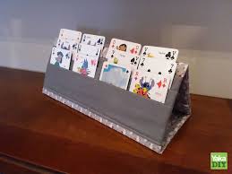 Comment Realiser Un Porte Cartes A Jouer Pour Les Enfants Ou Les Personnes A Mobilite Reduite Avec Du Tissu Carte A Jouer Tuto Couture Porte Carte Porte Carte