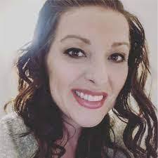 Kim Niday's Instagram, Twitter & Facebook