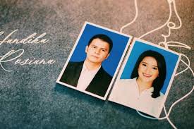 Foto buku nikah merupakan salah satu persyaratan wajib yang harus dilengkapi sebelum mengajukan status pencatatan pernikahan ke kua. Penuh Makna Intip Yuk 10 Foto Buku Nikah Pasangan Seleb Ini