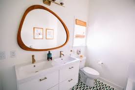 590 inspirasi desain interior kamar mandi terbaru untuk renovasi atau mendesain kamar mandi foto inspirasi dan ide desain kamar mandi minimalis, kamar mandi modern, kamar mandi industrial. 12 Desain Kamar Mandi Minimalis Untuk Ruangan Mungil