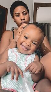 curando a minha autoconfiança enquanto ajudo a construir a dela 🥰, vou  aproveitar a data de hoje para compartilhar aqui um pouco das nossas  manhãs. todos os dias, enquanto arrumo os cabelos da Dandara ...