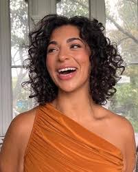 Olivia Nielsen's Instagram, Twitter & Facebook