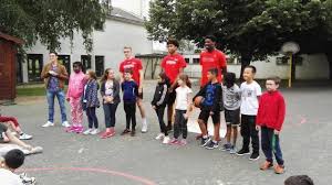 La capacité d'accueil de l'institut de formation en soins infirmiers du centre hospitalier est fixée chaque année par un arrêté du conseil régional des pays de loire. Cholet Des Ecoliers Se Demenent Au Profit D Enfants Hospitalises Cholet Maville Com