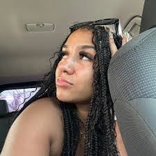 Tamara Sanford's Instagram, Twitter & Facebook