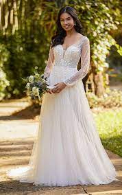 Maybe you would like to learn more about one of these? Brautkleid Mit Langen Armeln Und Glitzer Von Essense Of Australia D3216 In Berlin Anprobieren