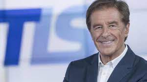 Je ne marche pas encore mais je me tiens debout.et c'est une grande victoire ! A6pprzfu5hfwkm