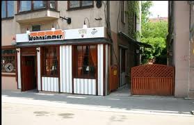 „die gaststätte war unser wohnzimmer. Draussensitzen Ausserhalb Des Stadtzentrums Stuttgartlocation