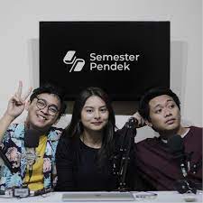 Cinta monyet adalah istilah informal yang berarti perasaan cinta yang terjadi antara sepasang anak muda yang masih dalam masa remaja. Apa Itu Cinta Monyet Semester Pendek Podcast Podtail