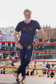 Frequentou as oficinas de pintura no museu condes de castro guimarães. Caras Ricardo Carrico 56 Anos 56 Fotos